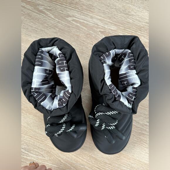 Ugg Classic Maxi Short Boot Size 5 NWT - Picture 6 of 12